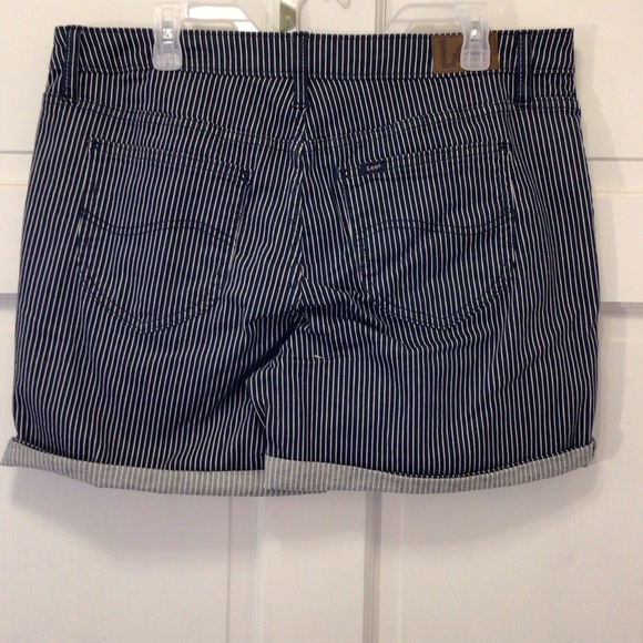 Lee Womens Midrise Railroad Stripe Cuffed 5” Cuffed Denim Shorts Size 16 - Picture 8 of 11